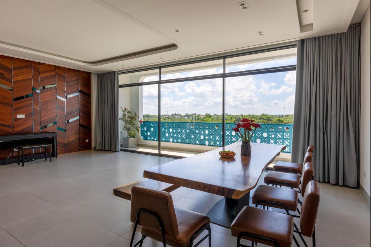 The Stay Saigon Riverfront Go Cong Экстерьер фото
